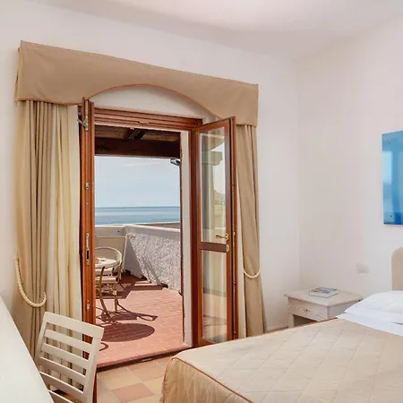 Punta Negra 4*